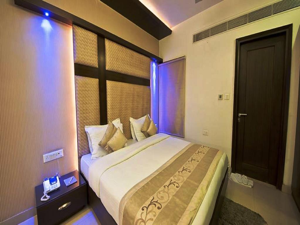 Hotel Seetal Бхубанешвар Екстериор снимка