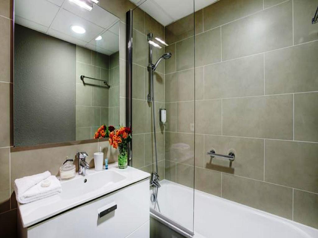 Hotel Seetal Бхубанешвар Екстериор снимка