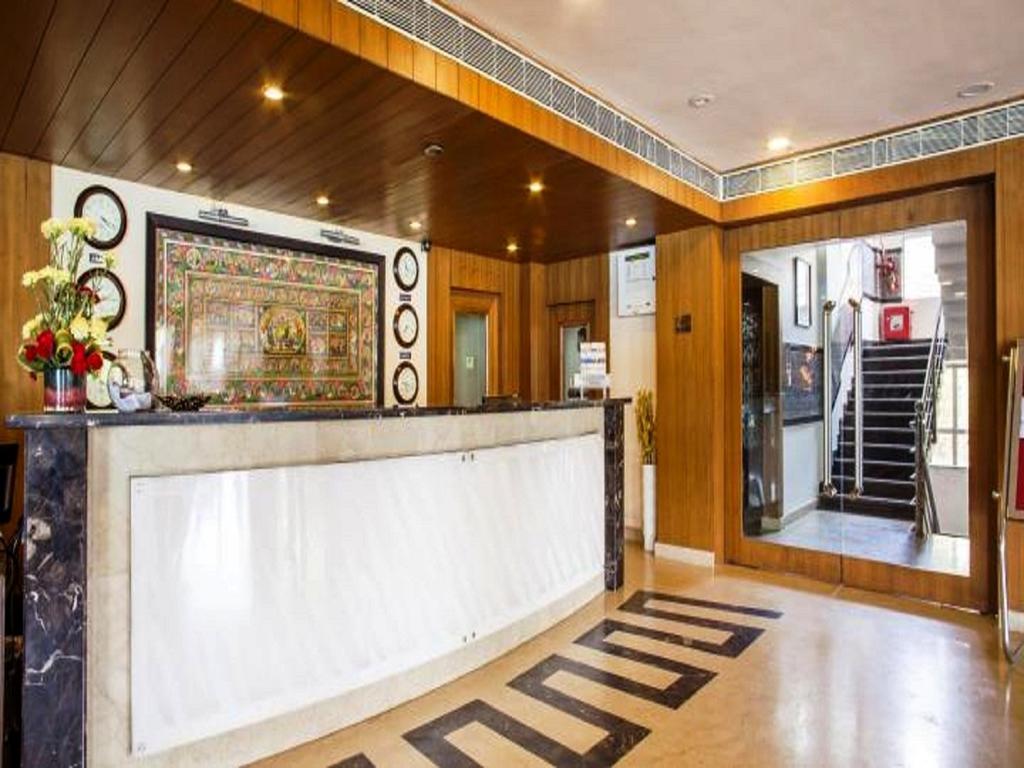 Hotel Seetal Бхубанешвар Екстериор снимка