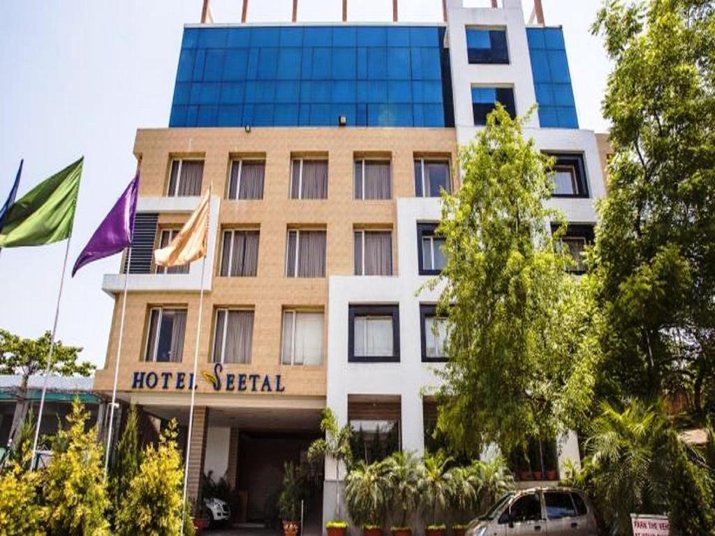 Hotel Seetal Бхубанешвар Екстериор снимка