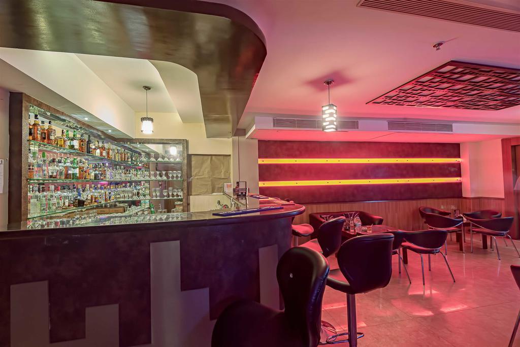Hotel Seetal Бхубанешвар Екстериор снимка