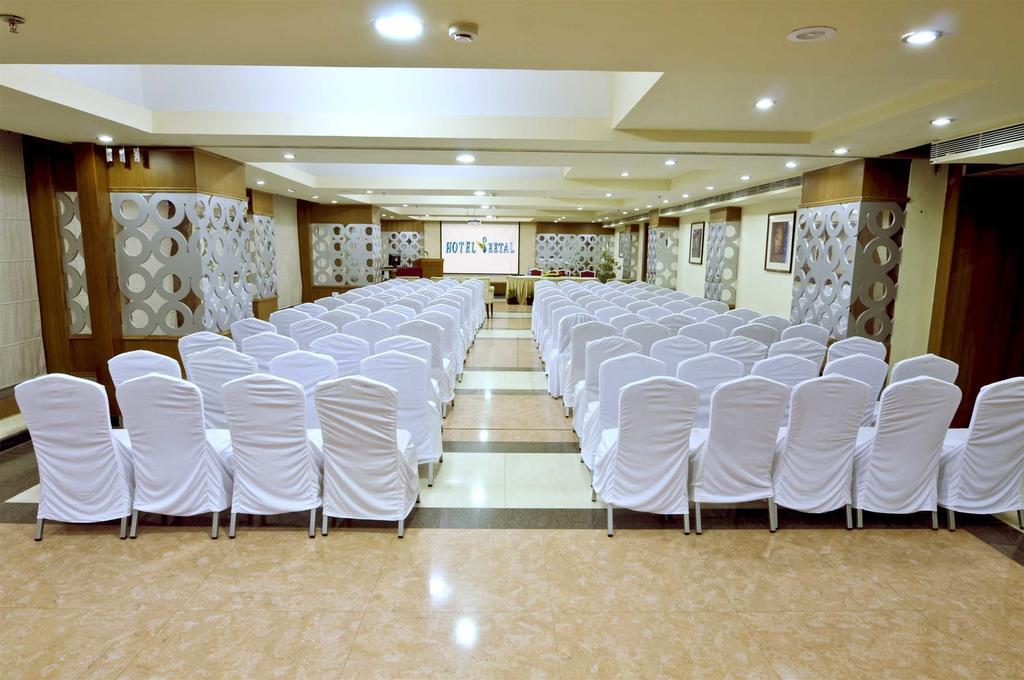 Hotel Seetal Бхубанешвар Екстериор снимка