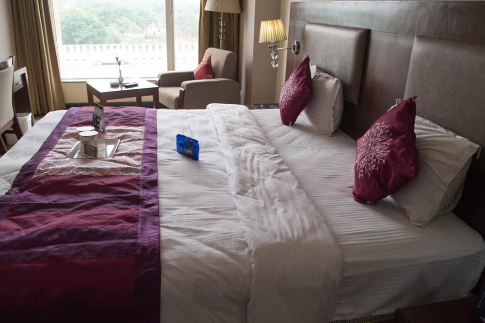 Hotel Seetal Бхубанешвар Екстериор снимка