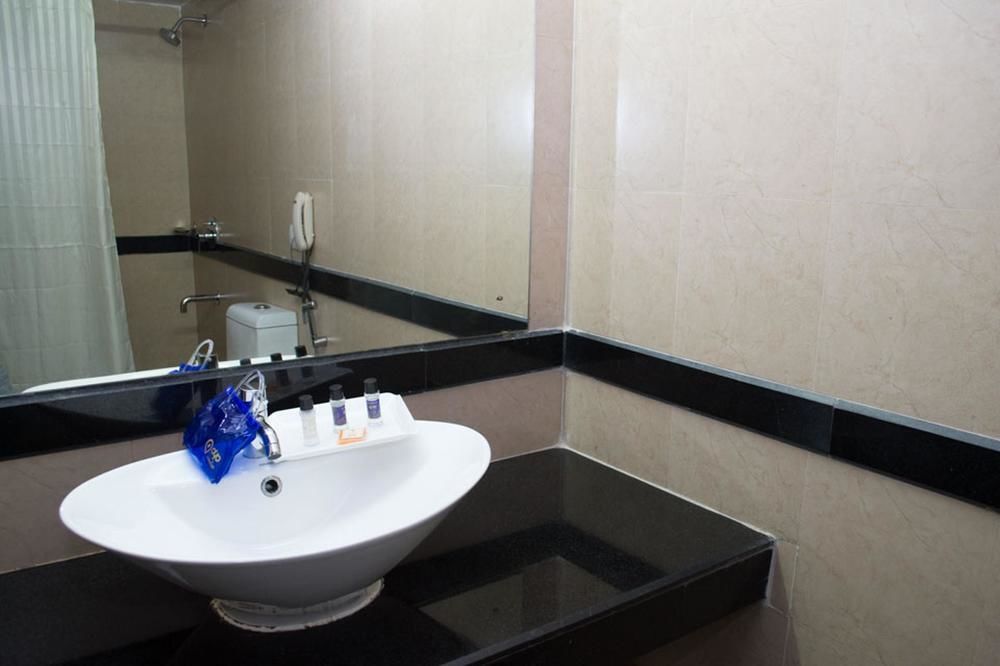 Hotel Seetal Бхубанешвар Екстериор снимка