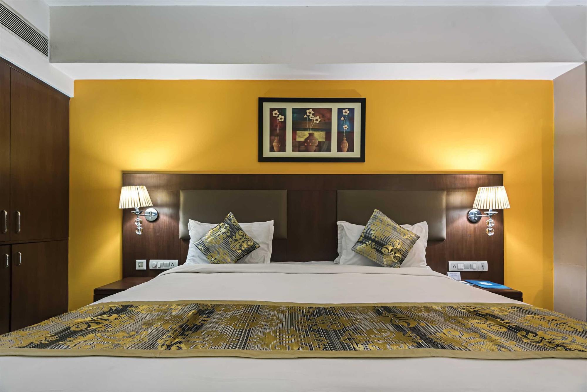 Hotel Seetal Бхубанешвар Екстериор снимка